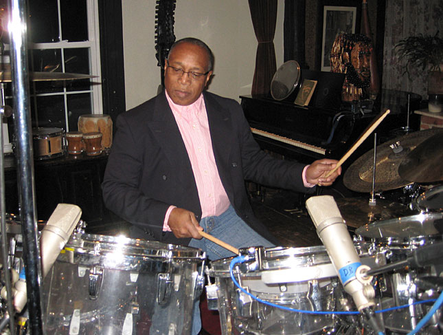 billy_cobham_playing